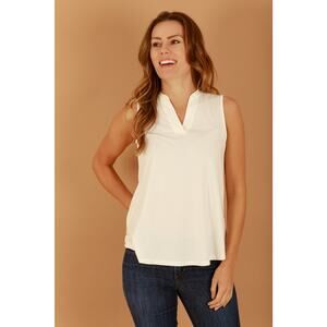 NWT - WHITE V NECK SLEEVELESS TOP
